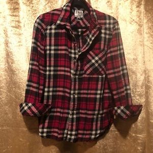TNA Aritzia red black flannel camp shirt small